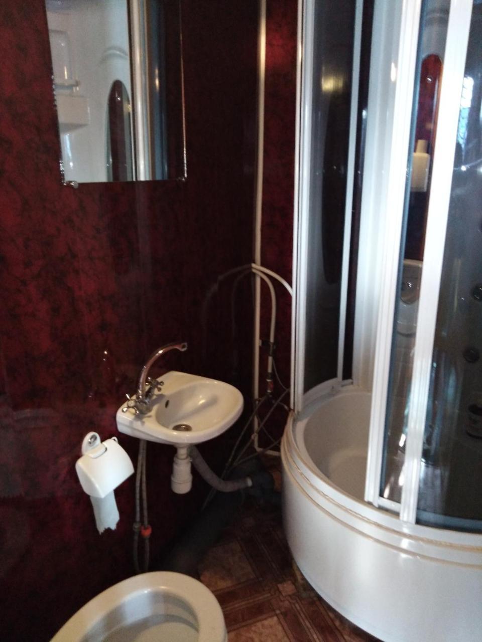 Hotelhola Чернихив Екстериор снимка